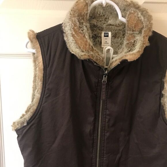 Gap Reversible Faux Fur Vest - Picture 3 of 9